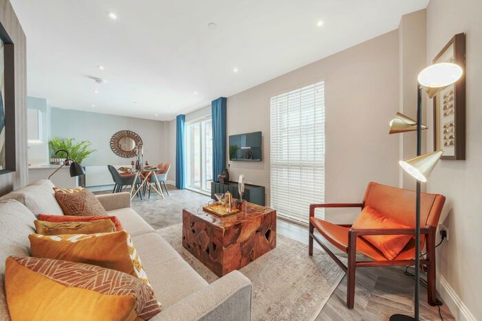 2 Bedroom Flat To Rent In Station Road, Sidcup, DA15