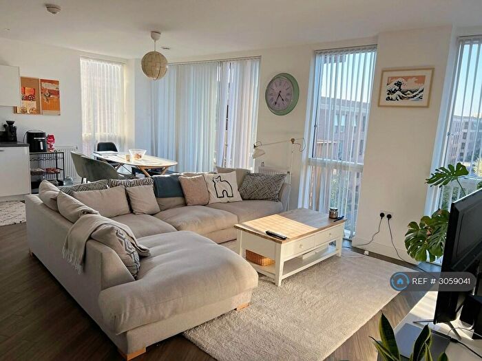 2 Bedroom Flat To Rent In Adenmore Road, London, SE6