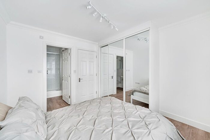 2 Bedroom Flat For Sale In Oakham House, Horn Lane, Acton, W3