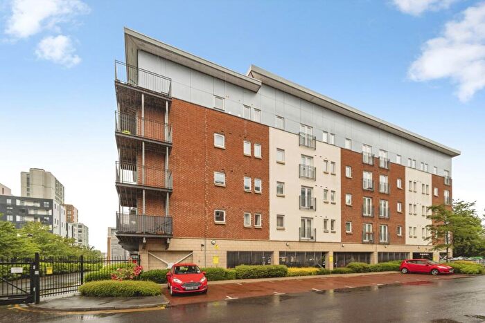 2 Bedroom Flat For Sale In Elmira Way, Salford, Lancashire, M5