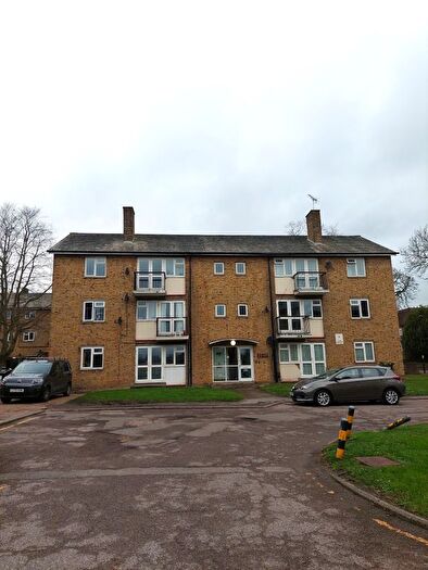 2 Bedroom Flat To Rent In Mount Avenue, Ealing, W5