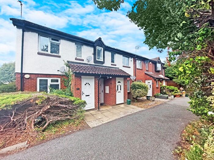 1 Bedroom Flat For Sale In Rabournmead Drive, Northolt, UB5