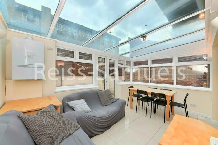5 Bedroom Town House To Rent In Barnfield Place, Canary Wharf, Docklands, London, E14