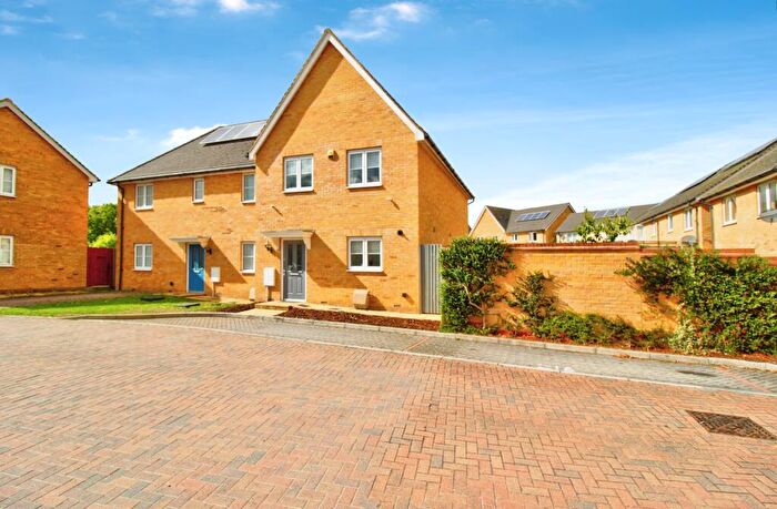 3 Bedroom Semi-Detached House For Sale In Oldmead Close, Romford, RM3