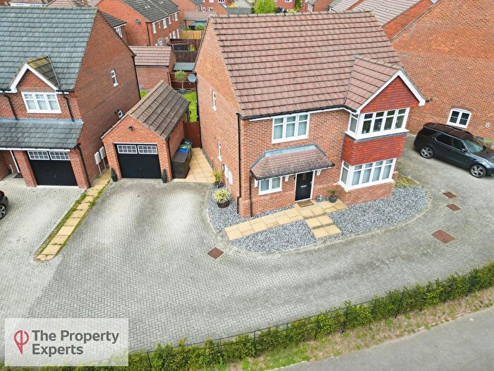 4 Bedroom Detached House For Sale In Teasdale Place, Warwick, CV34