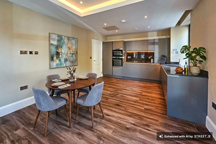 2 Bedroom Flat To Rent In Windsor Court, Clarence Drive, HG1