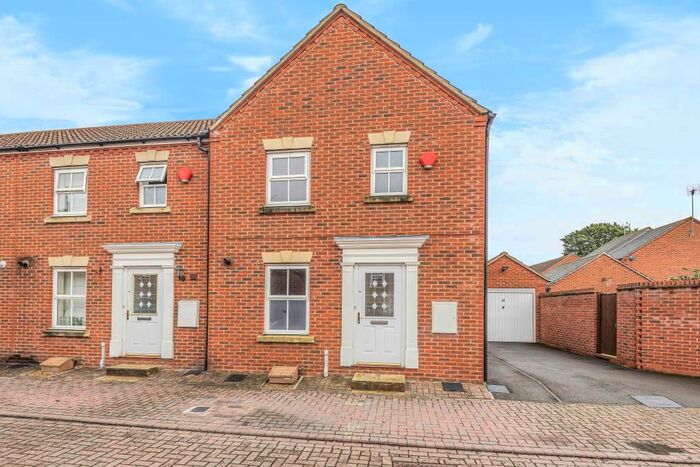 3 Bedroom Detached House To Rent In Slough, Berkshire, SL3