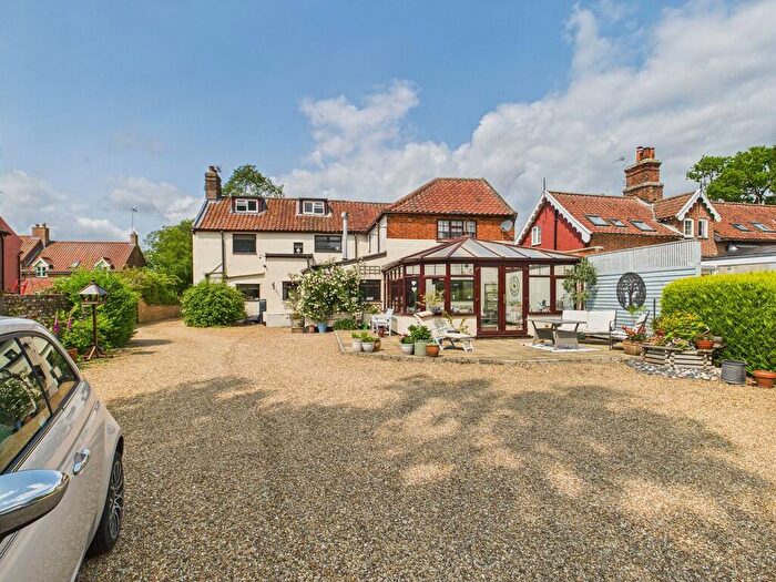 5 Bedroom Detached House For Sale In Norwich Road, Chedgrave, NR14