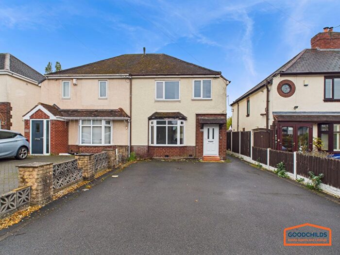 3 Bedroom Semi-Detached House To Rent In Great Charles Street, Brownhills, WS8