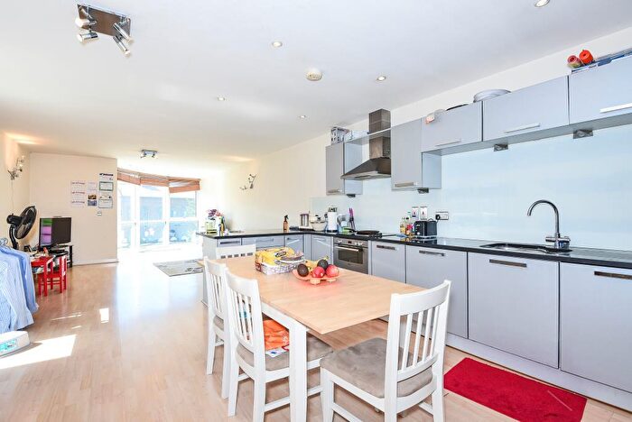 2 Bedroom Apartment To Rent In The Meridian, Kenavon Drive, RG1