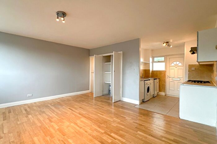 Studio To Rent In Fairlawn Park, London, SE26
