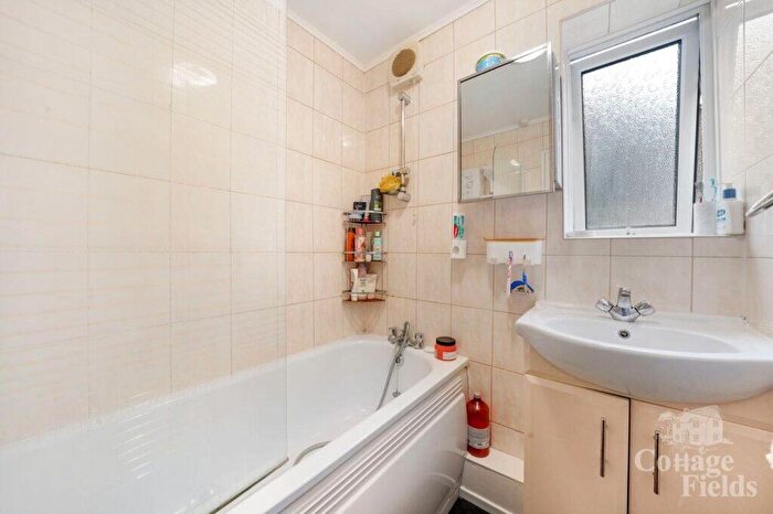 3 Bedroom End Of Terrace House For Sale In Brigadier Hill, Enfield, London, EN2