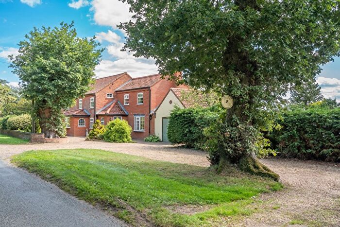 4 Bedroom Cottage For Sale In Hevingham, Norwich, NR10