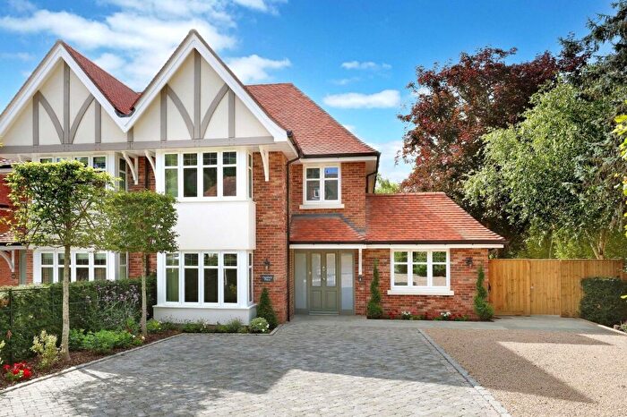 3 Bedroom Semi-Detached House For Sale In Beechwood Drive, Marlow, Buckinghamshire, SL7