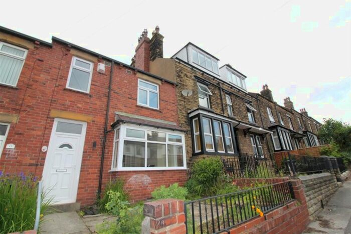 3 Bedroom Semi-Detached House To Rent In Rosemont Walk, Bramley, Leeds, LS13