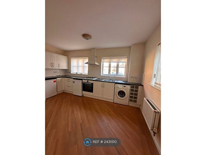 2 Bedroom Flat To Rent In Shepherds Walk, Bradley Stoke, Bristol, BS32