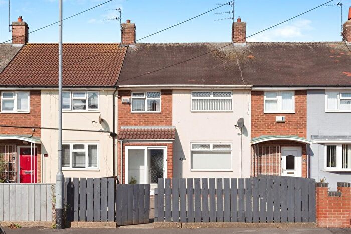 2 Bedroom Terraced House For Sale In Castleford Grove, Hull, HU9