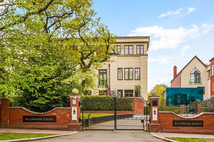 3 Bedroom Apartment For Sale In Allingham Court, The Bishops Avenue, London, N2