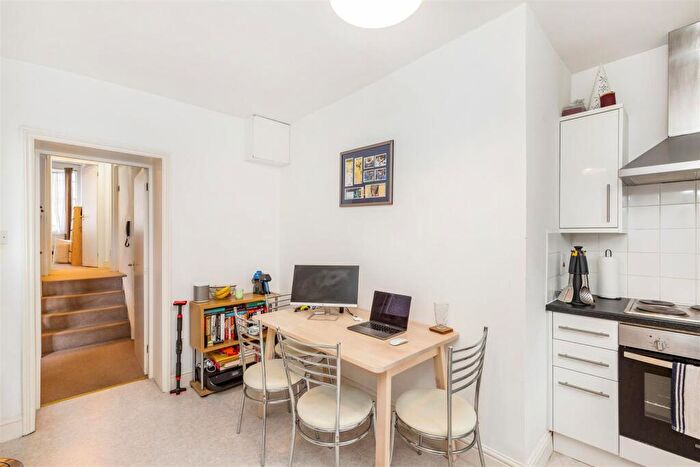 1 Bedroom Flat To Rent In Sheen Lane, East Sheen, SW14