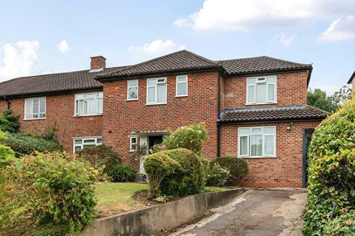 1 Bedroom Apartment To Rent In Somerset Road, New Barnet, EN5