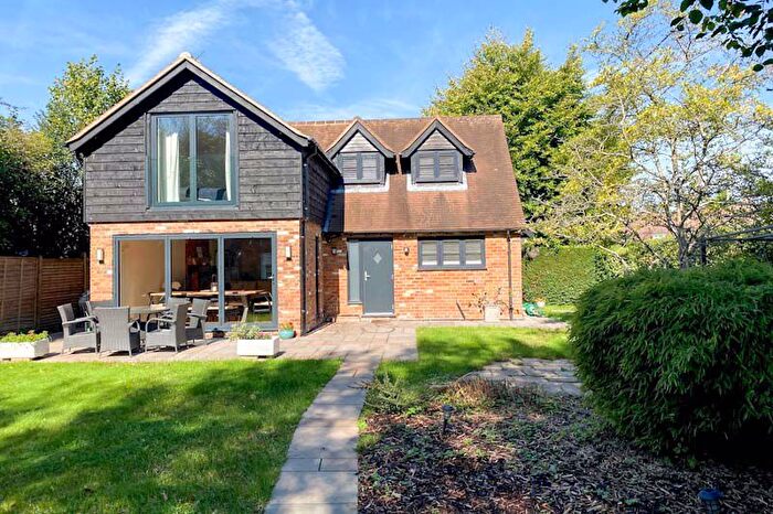3 Bedroom Detached House For Sale In Moat Lane, Prestwood, HP16