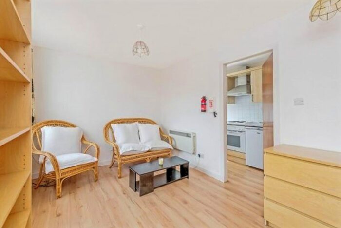 1 Bedroom Flat To Rent In Winram Place, St. Andrews, KY16