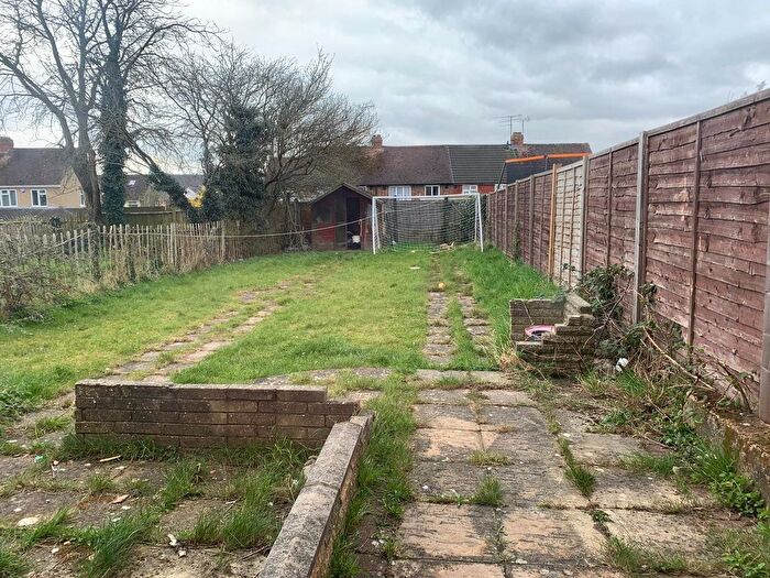 3 Bedroom Terraced House To Rent In Parys Road, Luton, Bedfordshire, LU3