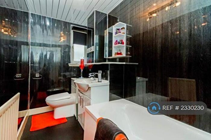 2 Bedroom Flat To Rent In Castlemilk, Glasgow, G45