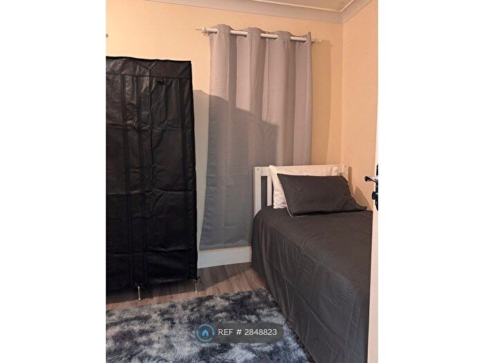 Studio To Rent In Hughenden Road, High Wycombe, HP13