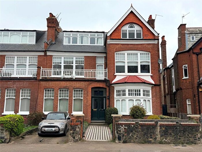 2 Bedroom Apartment For Sale In Princes Avenue, Muswell Hill, N10