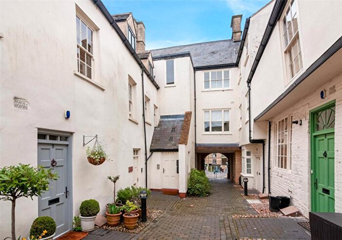 2 Bedroom Apartment For Sale In White Hart Mews, High Street, Chipping Norton, Oxfordshire, OX7