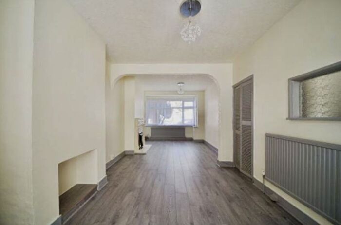 3 Bedroom Terraced House To Rent In Lawrence Avenue, London, E12