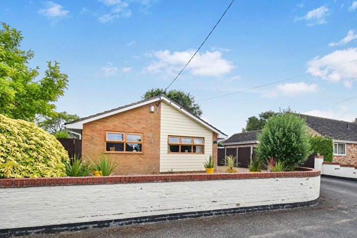 3 Bedroom Detached Bungalow For Sale In Chapel Road, Earith, PE28