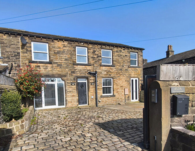 3 Bedroom End Of Terrace House To Rent In Penistone Road, Shelley, HD8