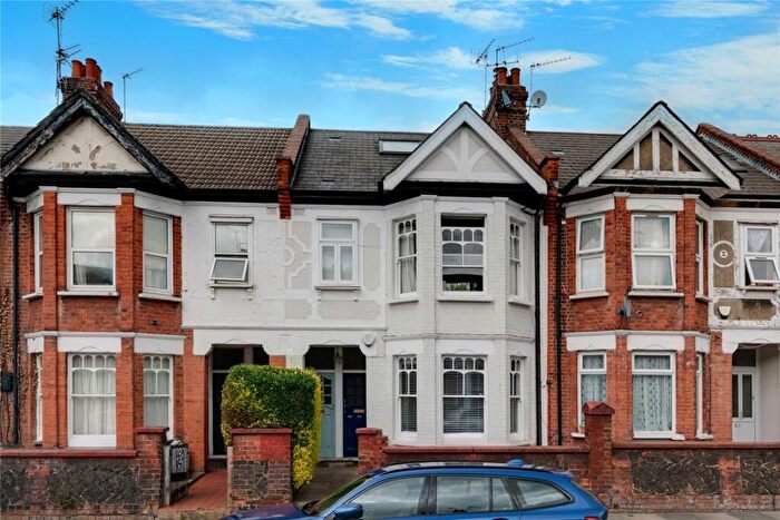 2 Bedroom Maisonette For Sale In Mora Road, Willesden Green, NW2