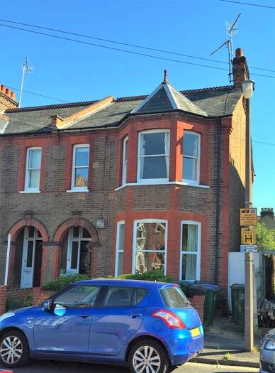 2 Bedroom Flat To Rent In Canterbury Road Watford, WD17