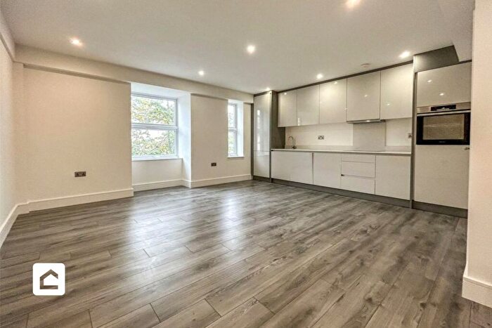 2 Bedroom Flat To Rent In Tunbridge Wells, Kent, TN1