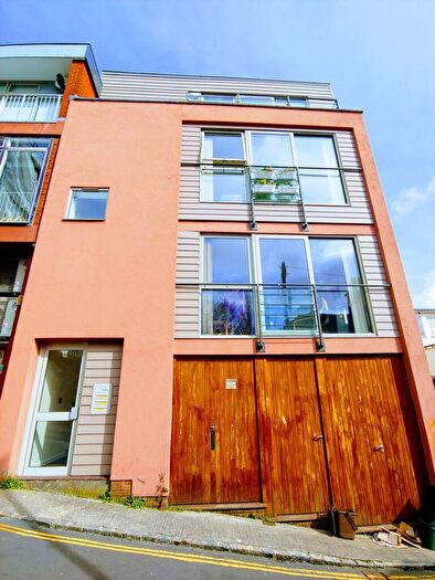 2 Bedroom Flat To Rent In Hill Street, Bristol, BS1