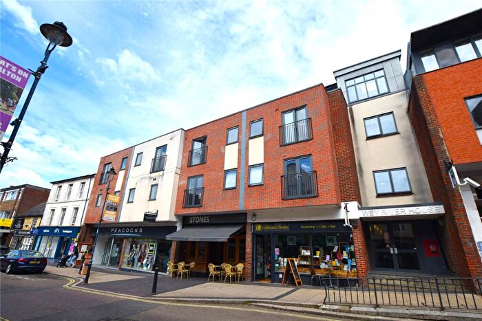 1 Bedroom Apartment To Rent In High Street, Alton, Hampshire, GU34