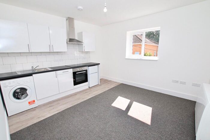 2 Bedroom Apartment To Rent In Bedroom Apartment | The Avenue | Available, SO17