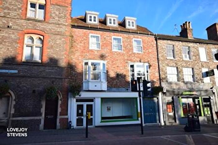 2 Bedroom Flat For Sale In Bartholomew Street, Newbury, RG14