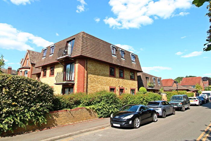 2 Bedroom Flat For Sale In Tudor Road, Beckenham, BR3