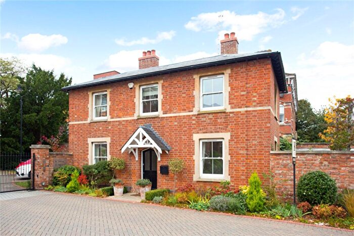 3 Bedroom Detached House For Sale In Humphris Place, Cheltenham, Gloucestershire, GL53