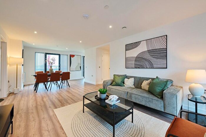 3 Bedroom Flat To Rent In Aspire, Herschel Street, Slough, SL1