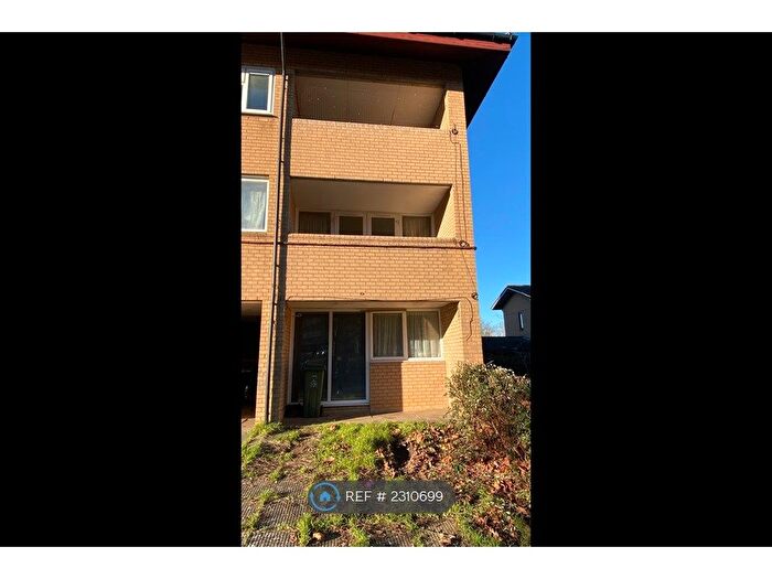 2 Bedroom Flat To Rent In Conniburrow Boulevard, Milton Keynes, MK14