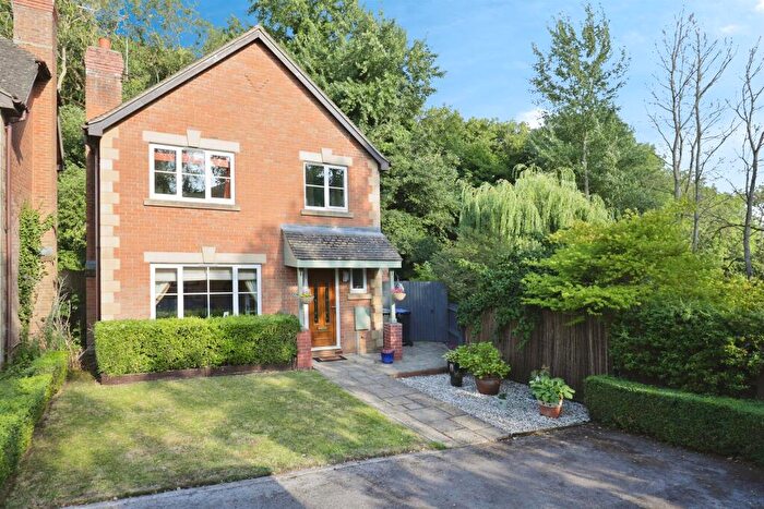 4 Bedroom Detached House For Sale In Hinton Manor Court, Woodford Halse, Daventry, NN11