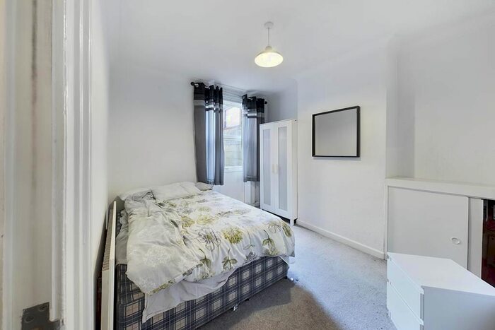 5 Bedroom Terraced House To Rent In Milton Road, Southampton, Hampshire, SO15