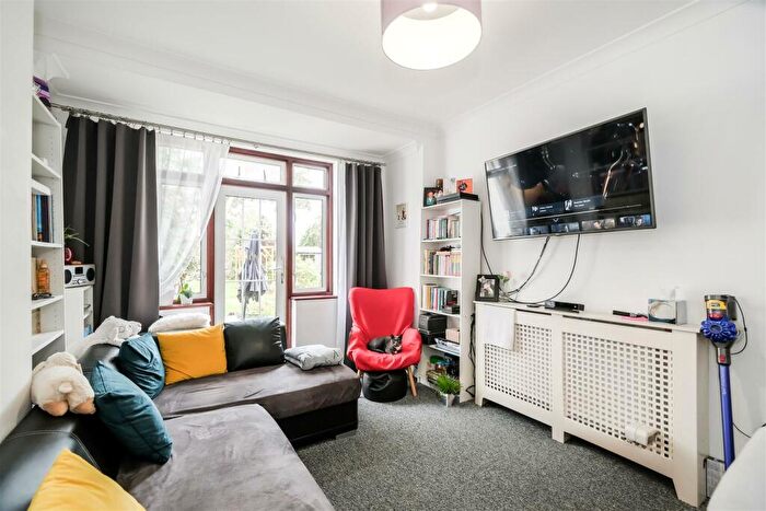 3 Bedroom Terraced House For Sale In Wadham Avenue, Walthamstow, E17