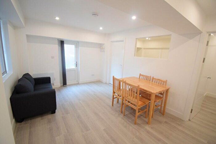 1 Bedroom Flat To Rent In Central Hill, London, SE19