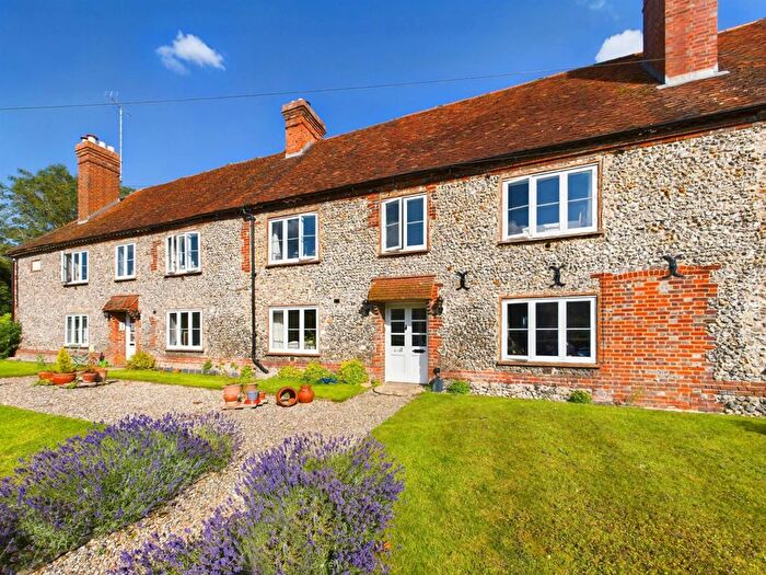 2 Bedroom Flat For Sale In Malt House Flats, Hambleden, RG9